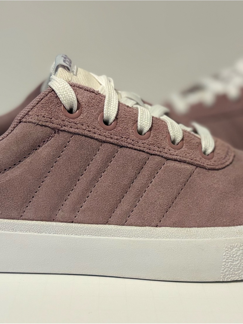 Adidas Vulc Raid3R Women’s 8.5 Pink Suede Low Top Sneakers GW9181